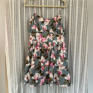 Pretty floral mini dress